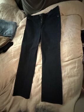 Classic Women's Dark Straight-Leg Jeans